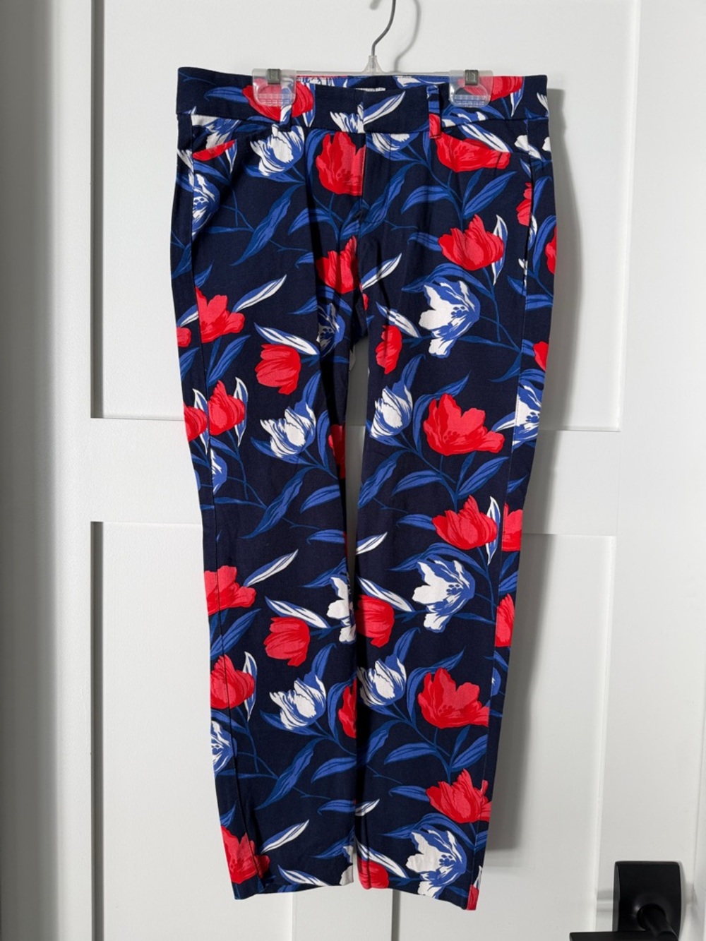 Old Navy Navy Floral Capris with Red & White Tulips and Blue Leaves
